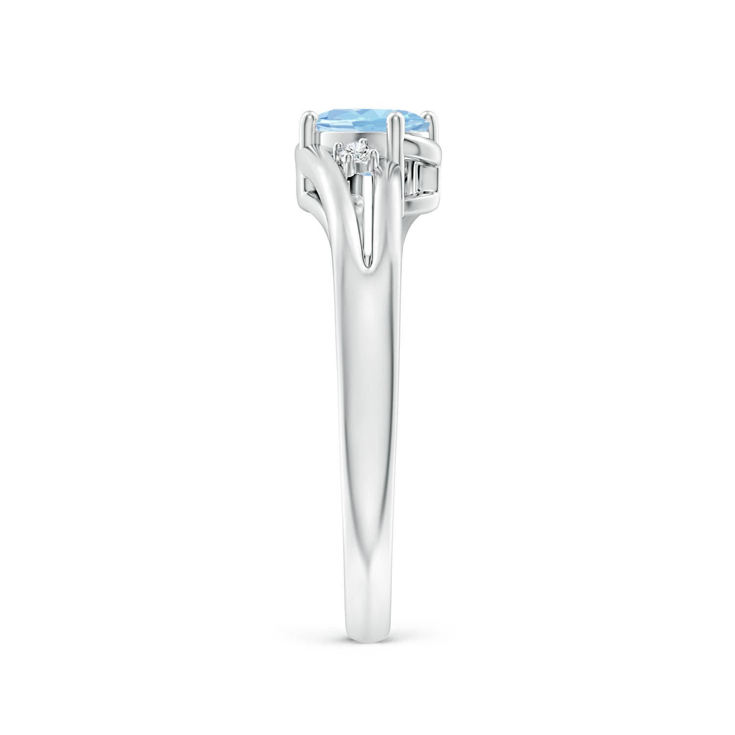 AAA - Aquamarine / 0.42 CT / 14 KT White Gold