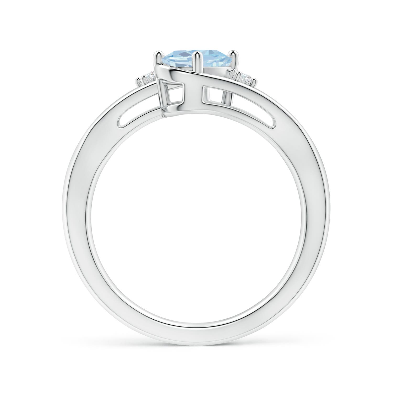 A - Aquamarine / 0.64 CT / 14 KT White Gold