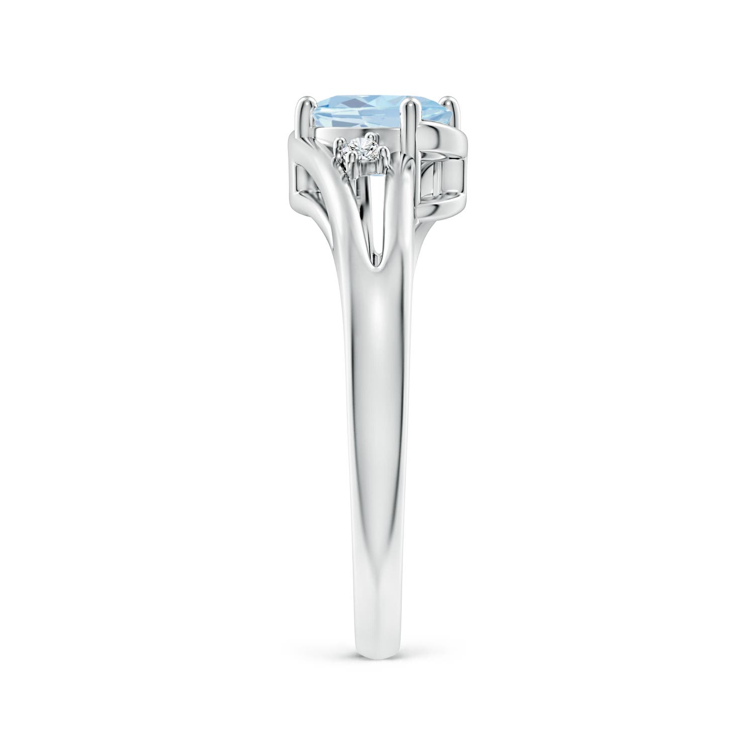 A - Aquamarine / 0.64 CT / 14 KT White Gold