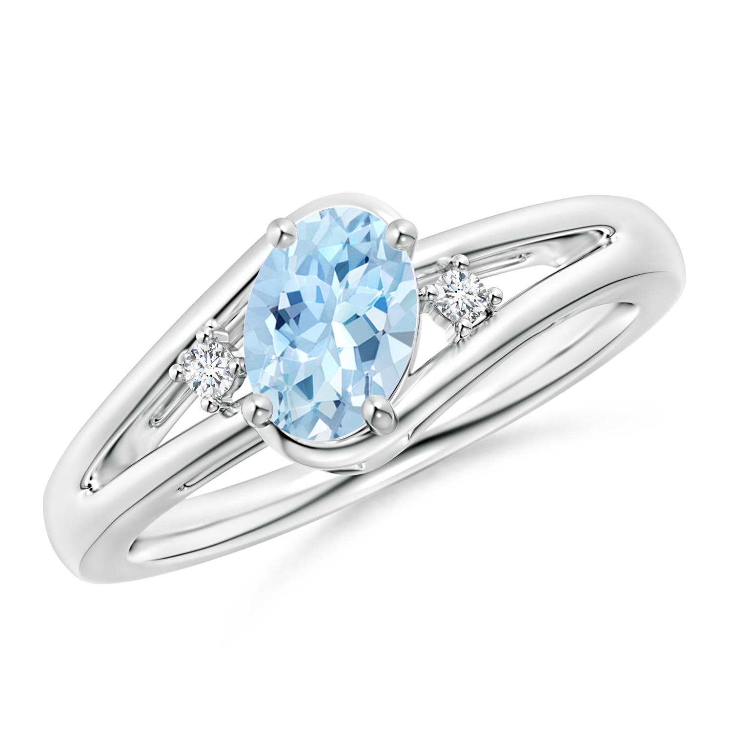 AAA - Aquamarine / 0.64 CT / 14 KT White Gold