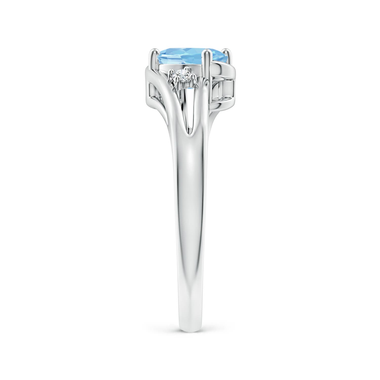 AAAA - Aquamarine / 0.64 CT / 14 KT White Gold