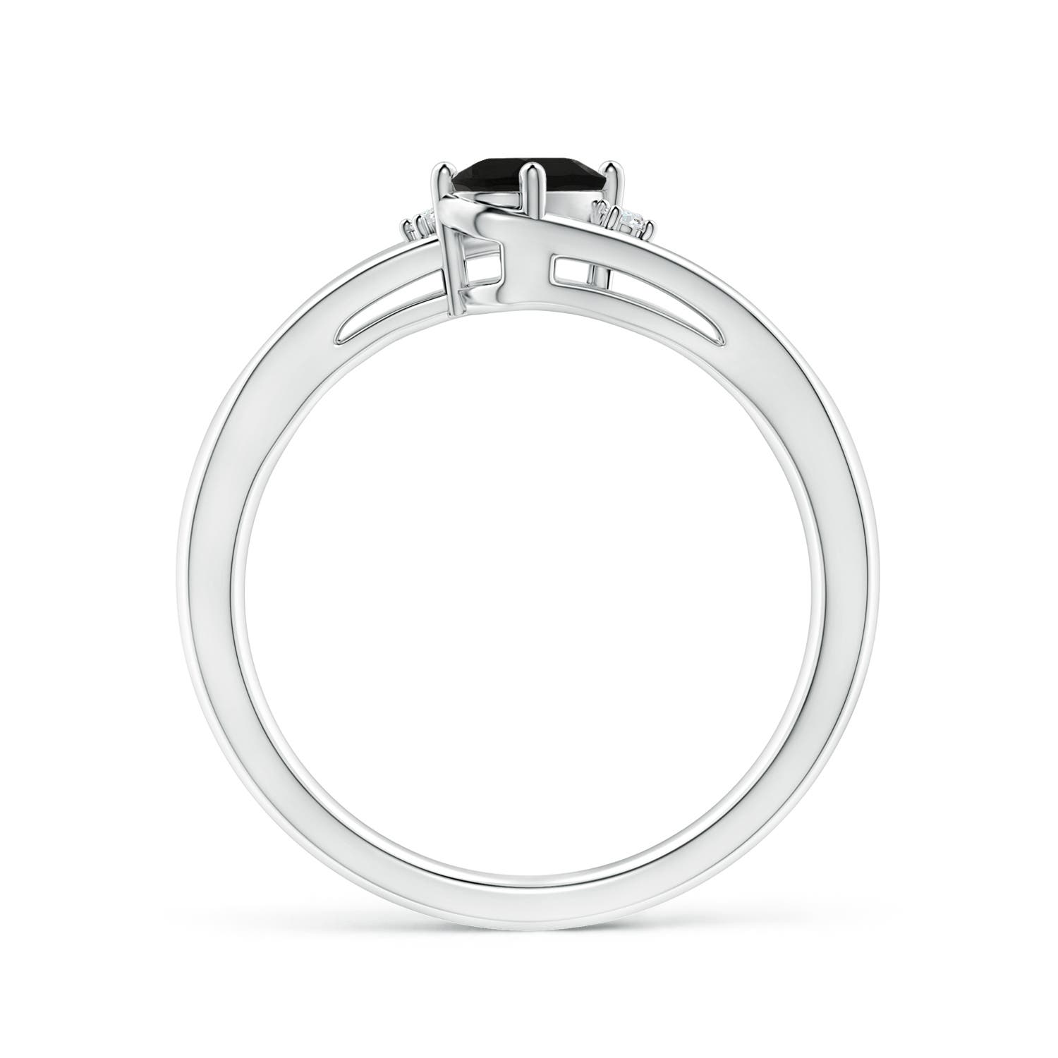 AAA - Black Onyx / 0.47 CT / 14 KT White Gold