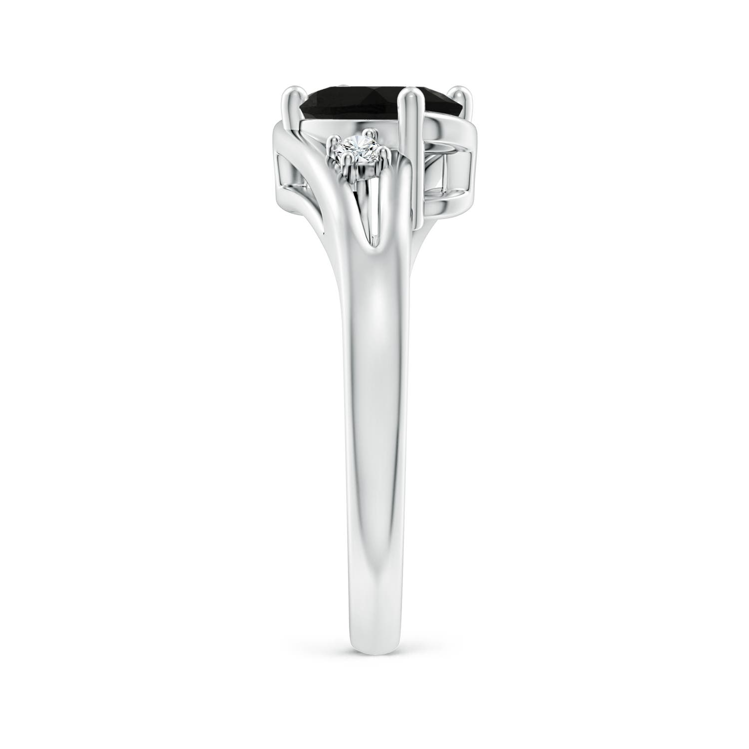 AAA - Black Onyx / 1.3 CT / 14 KT White Gold