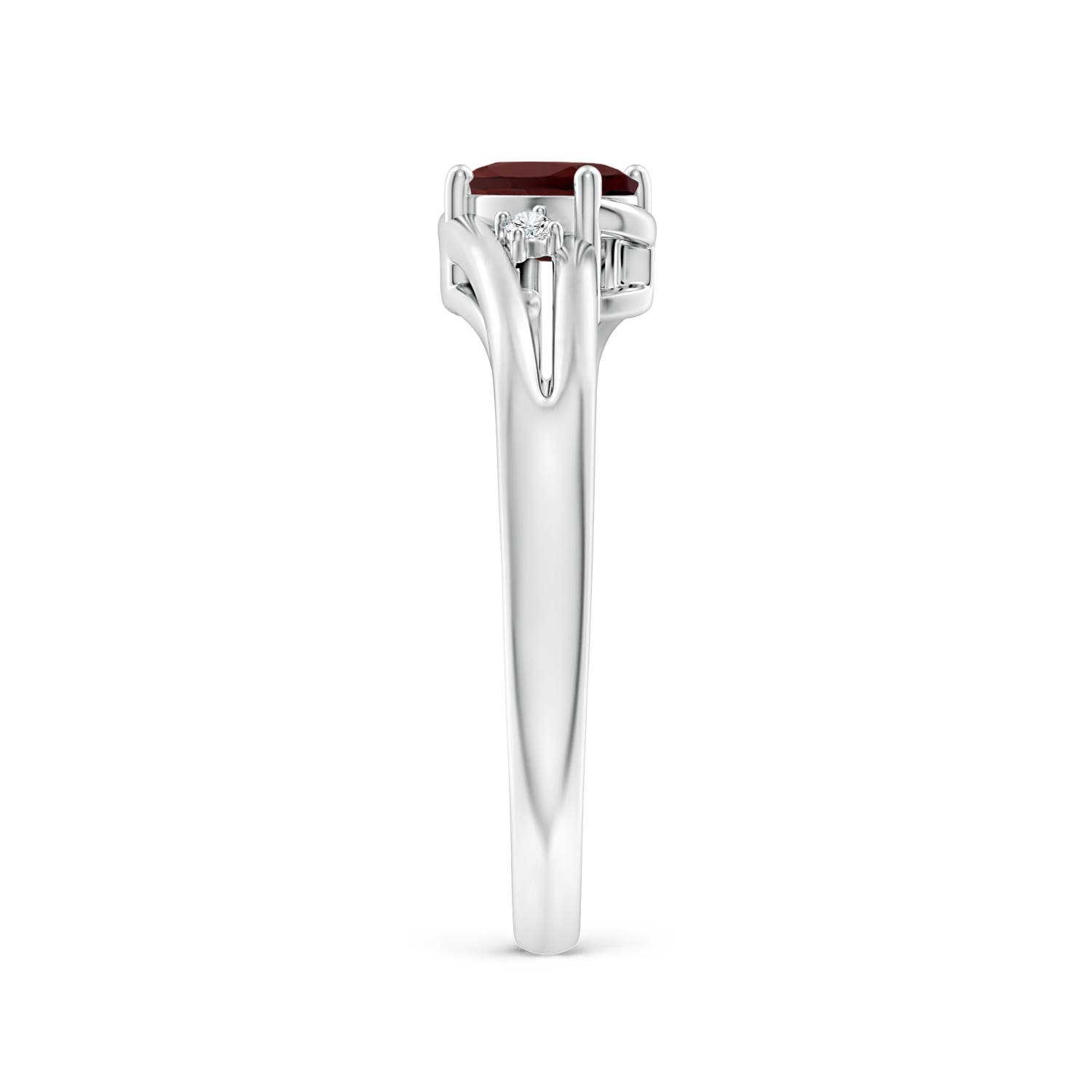 AA - Garnet / 0.57 CT / 14 KT White Gold