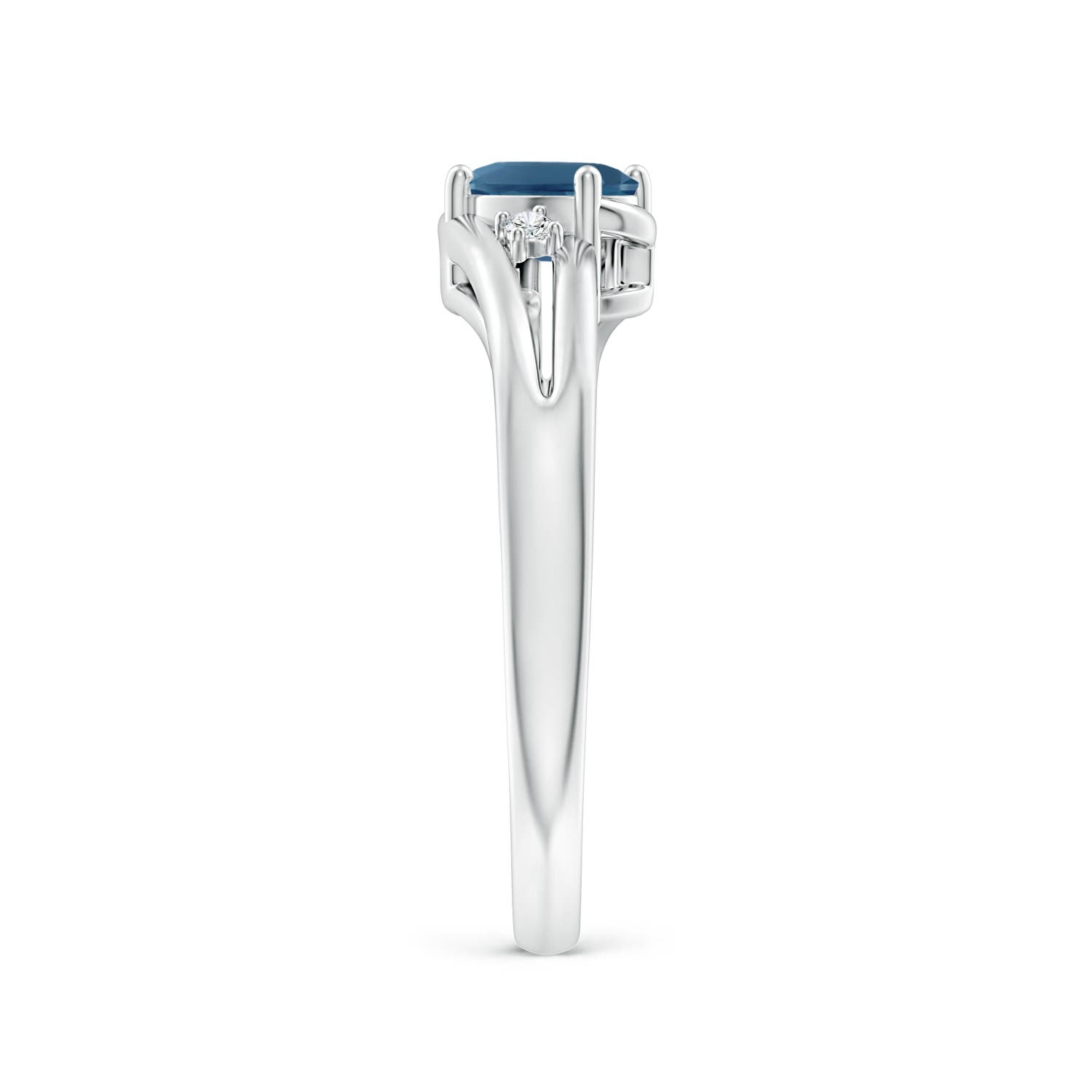 AA - London Blue Topaz / 0.56 CT / 14 KT White Gold