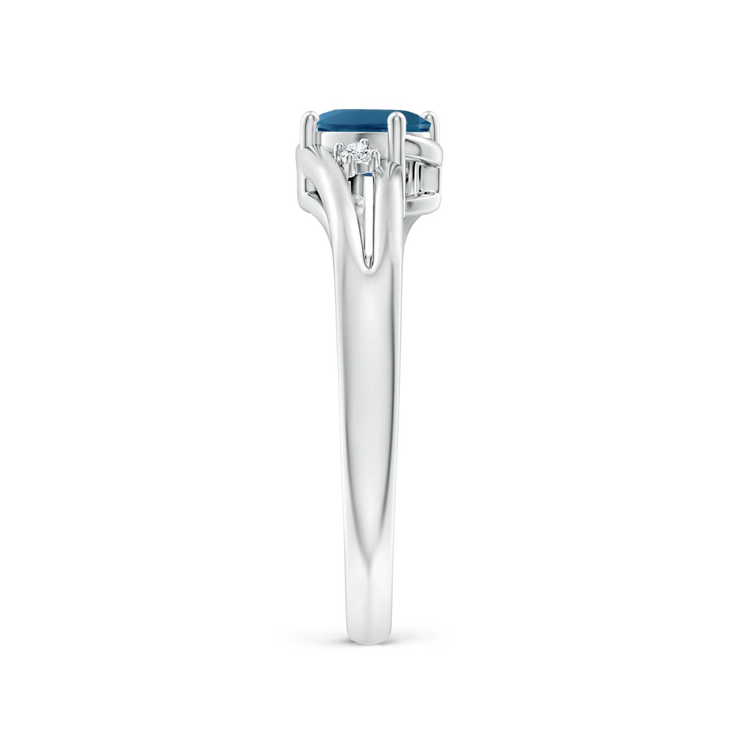 AAA - London Blue Topaz / 0.56 CT / 14 KT White Gold