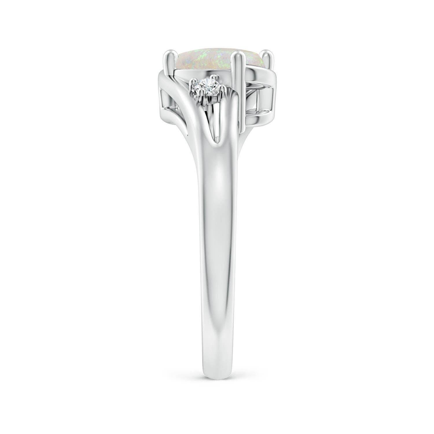 AA - Opal / 0.85 CT / 14 KT White Gold