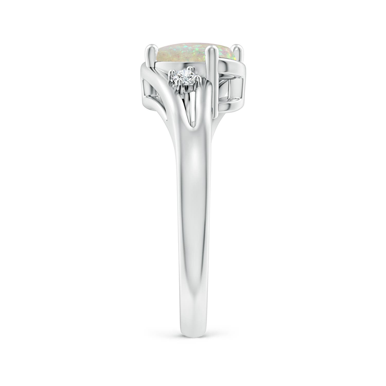 AAA - Opal / 0.85 CT / 14 KT White Gold