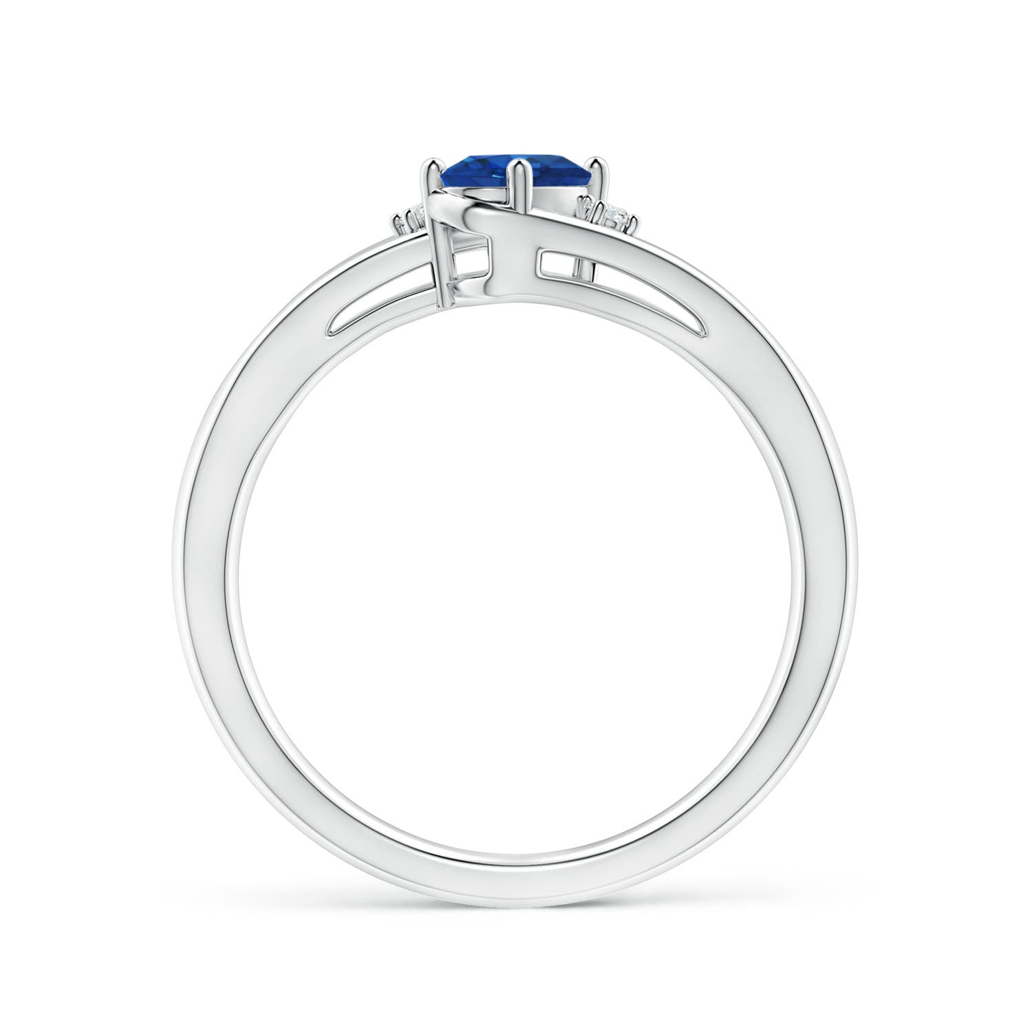 AAA - Blue Sapphire / 0.62 CT / 14 KT White Gold