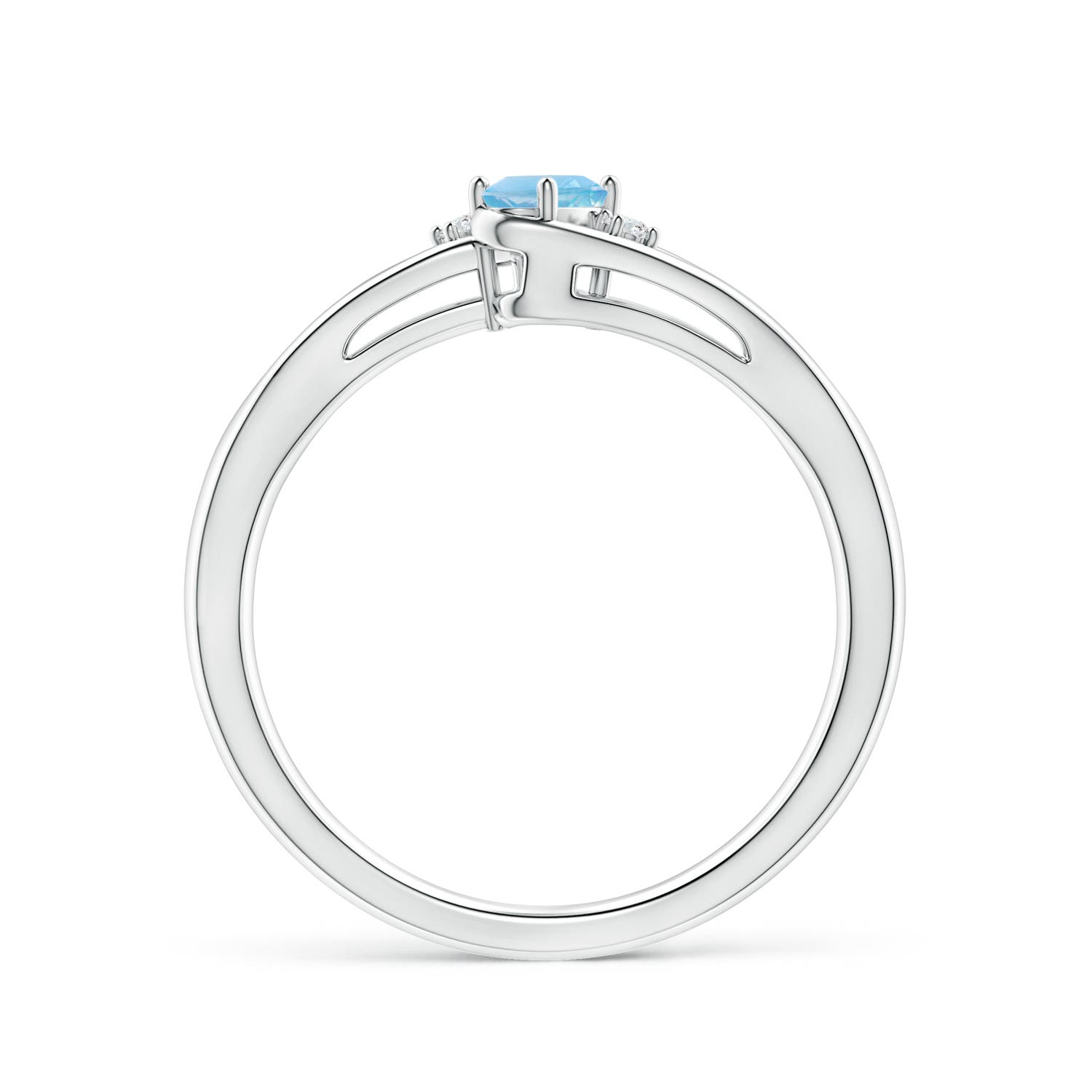 A - Swiss Blue Topaz / 0.29 CT / 14 KT White Gold