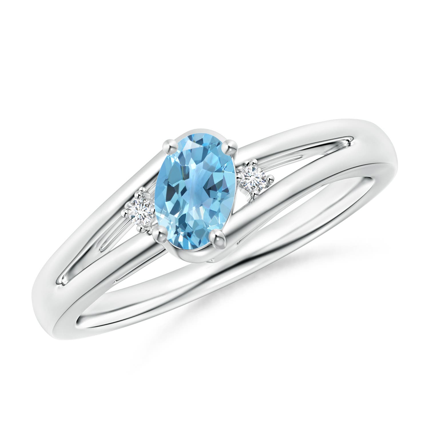 A - Swiss Blue Topaz / 0.56 CT / 14 KT White Gold