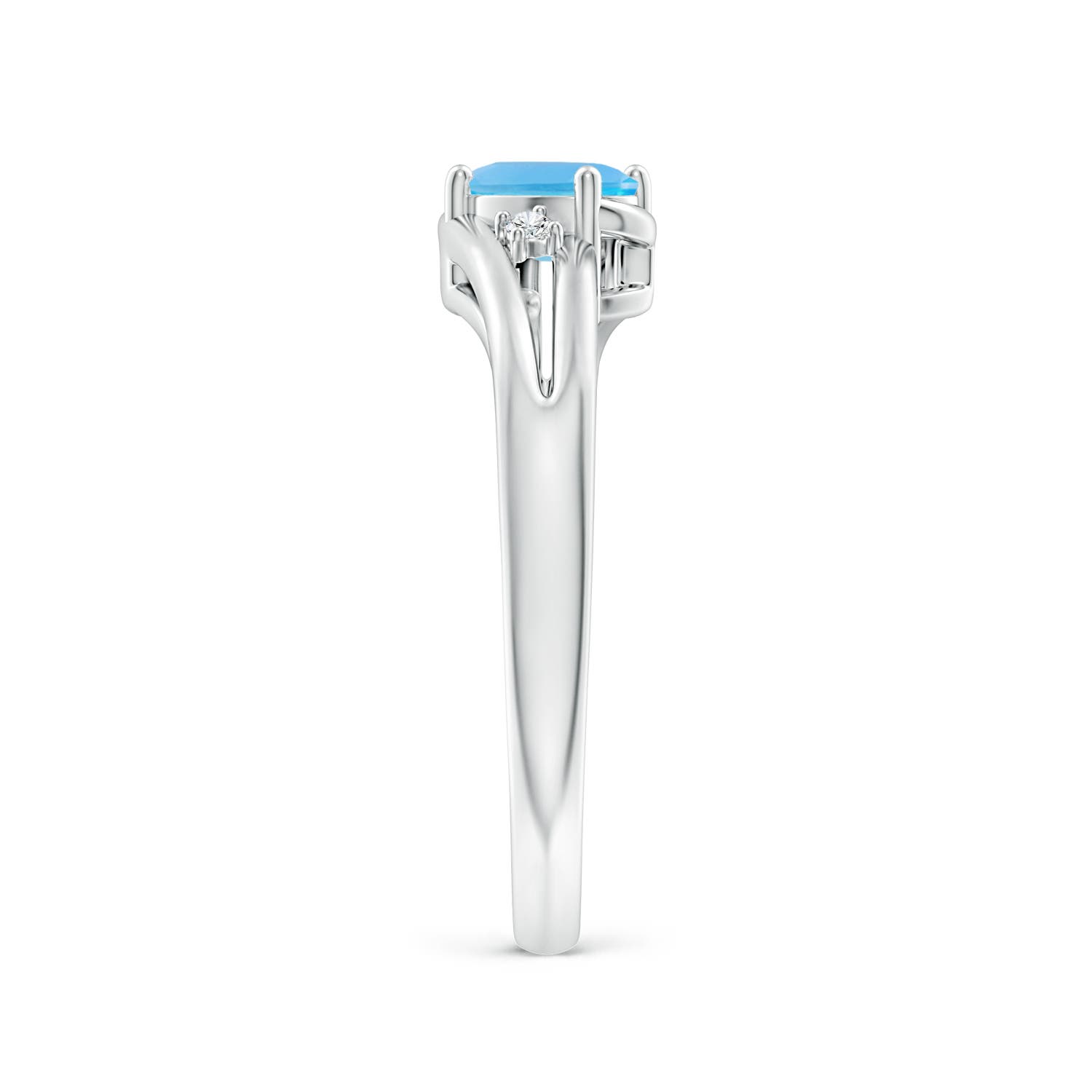 AA - Swiss Blue Topaz / 0.56 CT / 14 KT White Gold