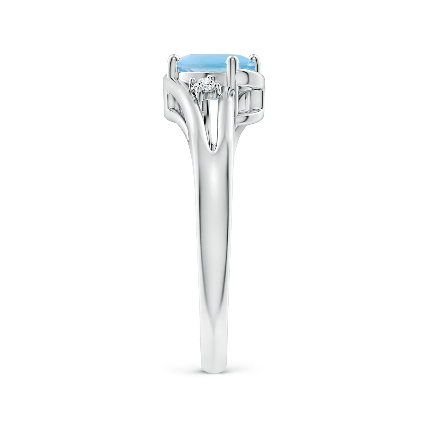 A - Swiss Blue Topaz / 0.99 CT / 14 KT White Gold