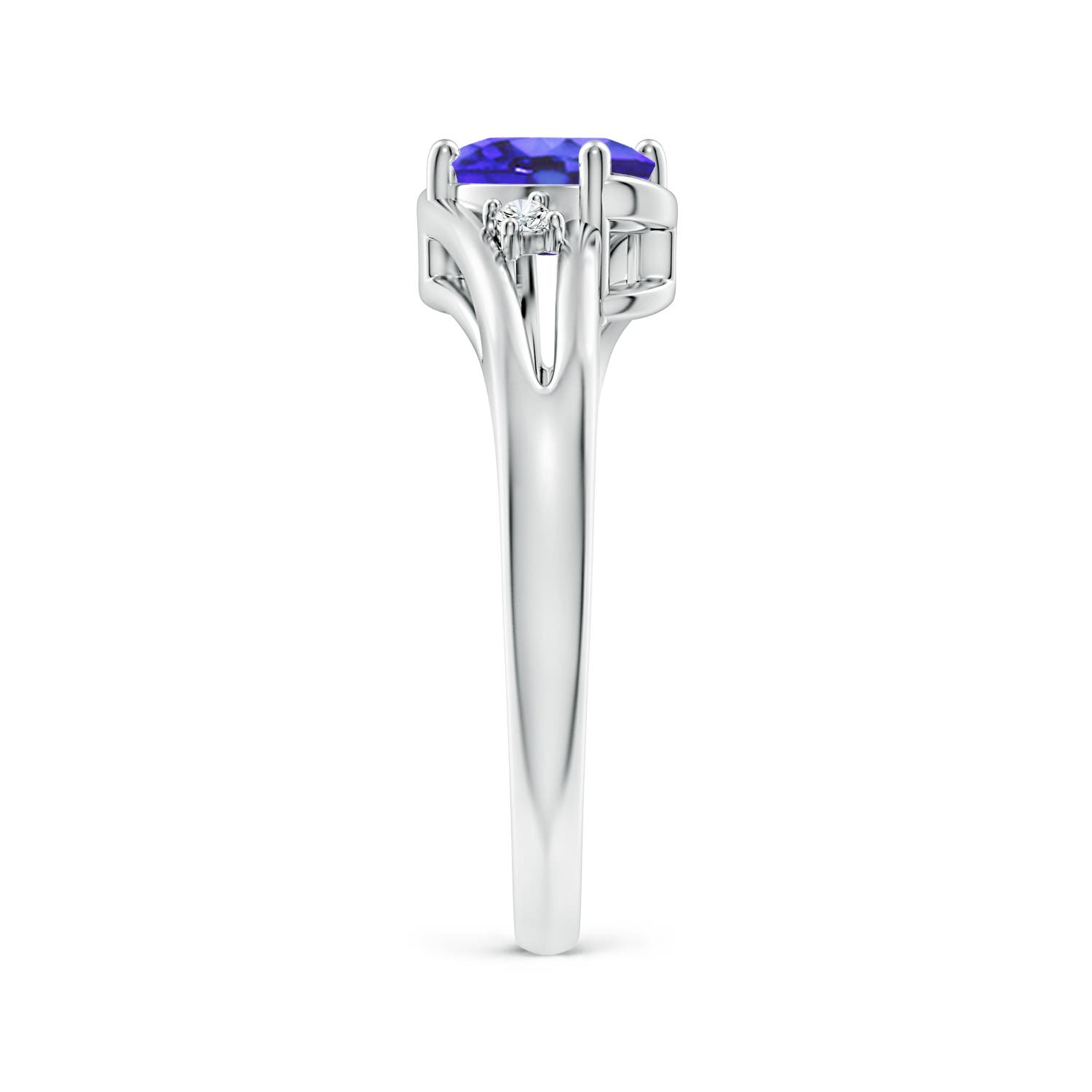 AA - Tanzanite / 0.84 CT / 14 KT White Gold