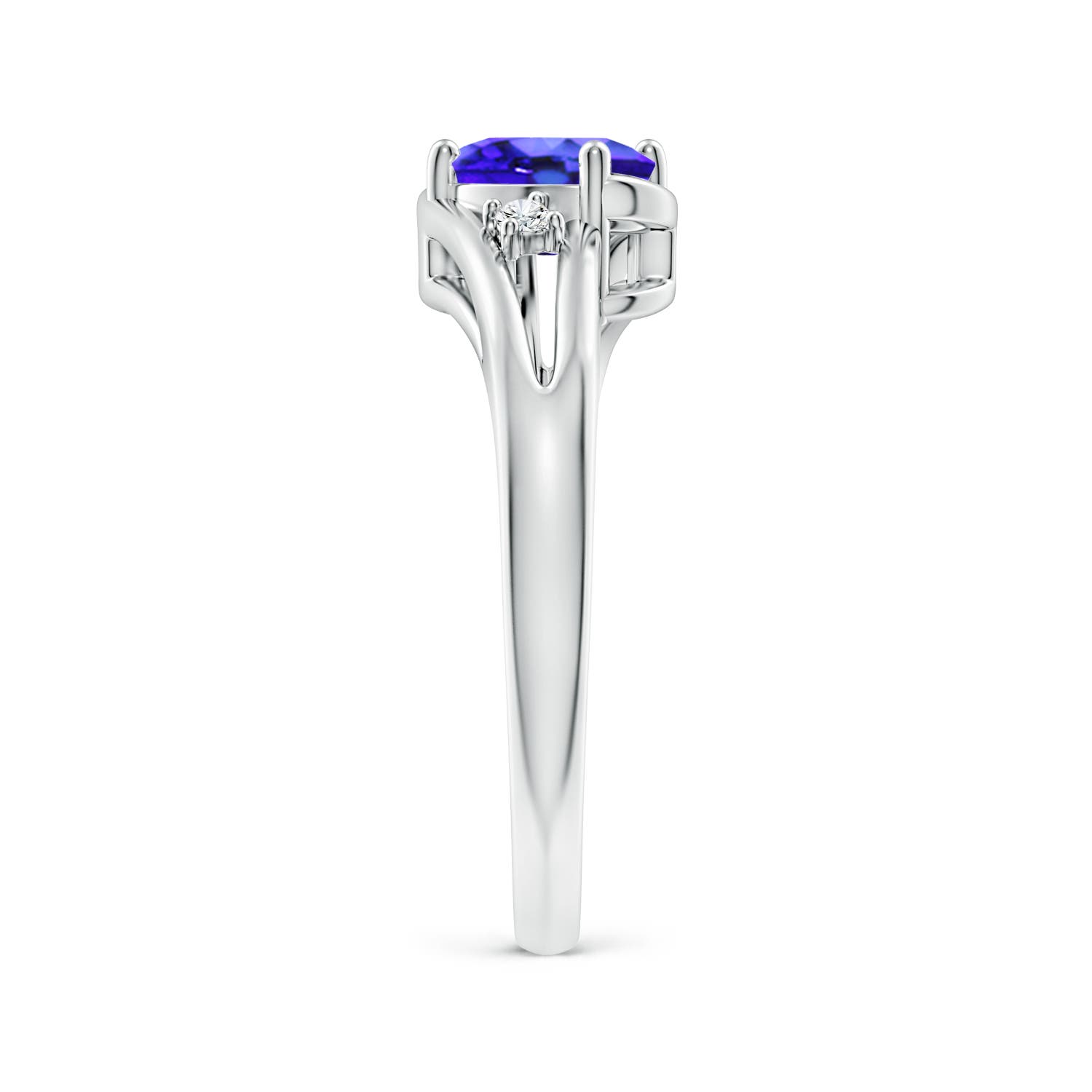 AAA - Tanzanite / 0.84 CT / 14 KT White Gold