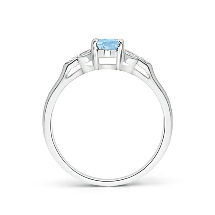 AAA - Aquamarine / 0.46 CT / 14 KT White Gold