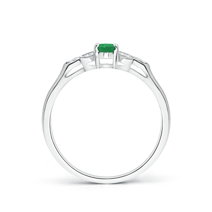 Vintage Style Oval Emerald Ring with Diamond Accents