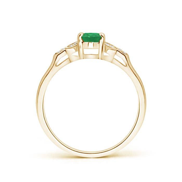 A - Emerald / 0.46 CT / 14 KT Yellow Gold