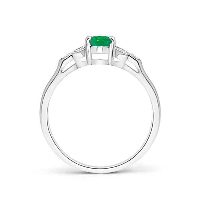 AA - Emerald / 0.46 CT / 14 KT White Gold