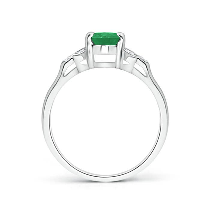 A - Emerald / 0.76 CT / 14 KT White Gold