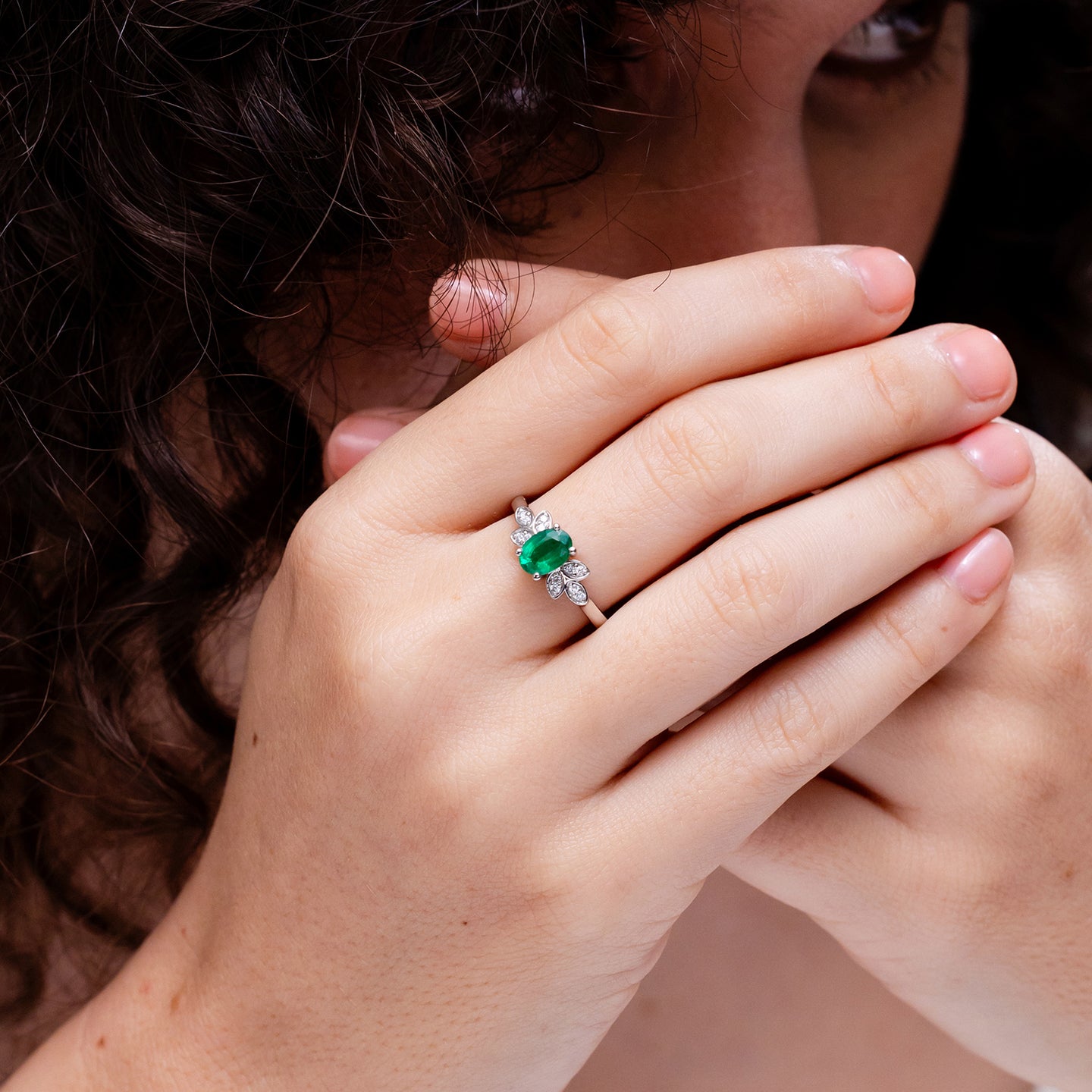 Vintage Style Oval Emerald Ring with Diamond Accents