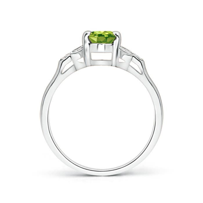 AAA - Peridot / 0.95 CT / 14 KT White Gold