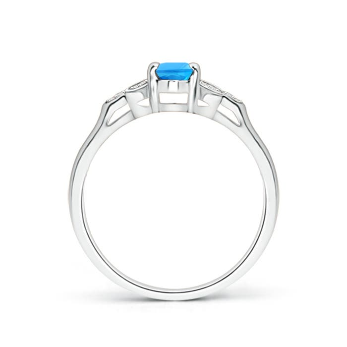 AAAA - Swiss Blue Topaz / 0.6 CT / 14 KT White Gold