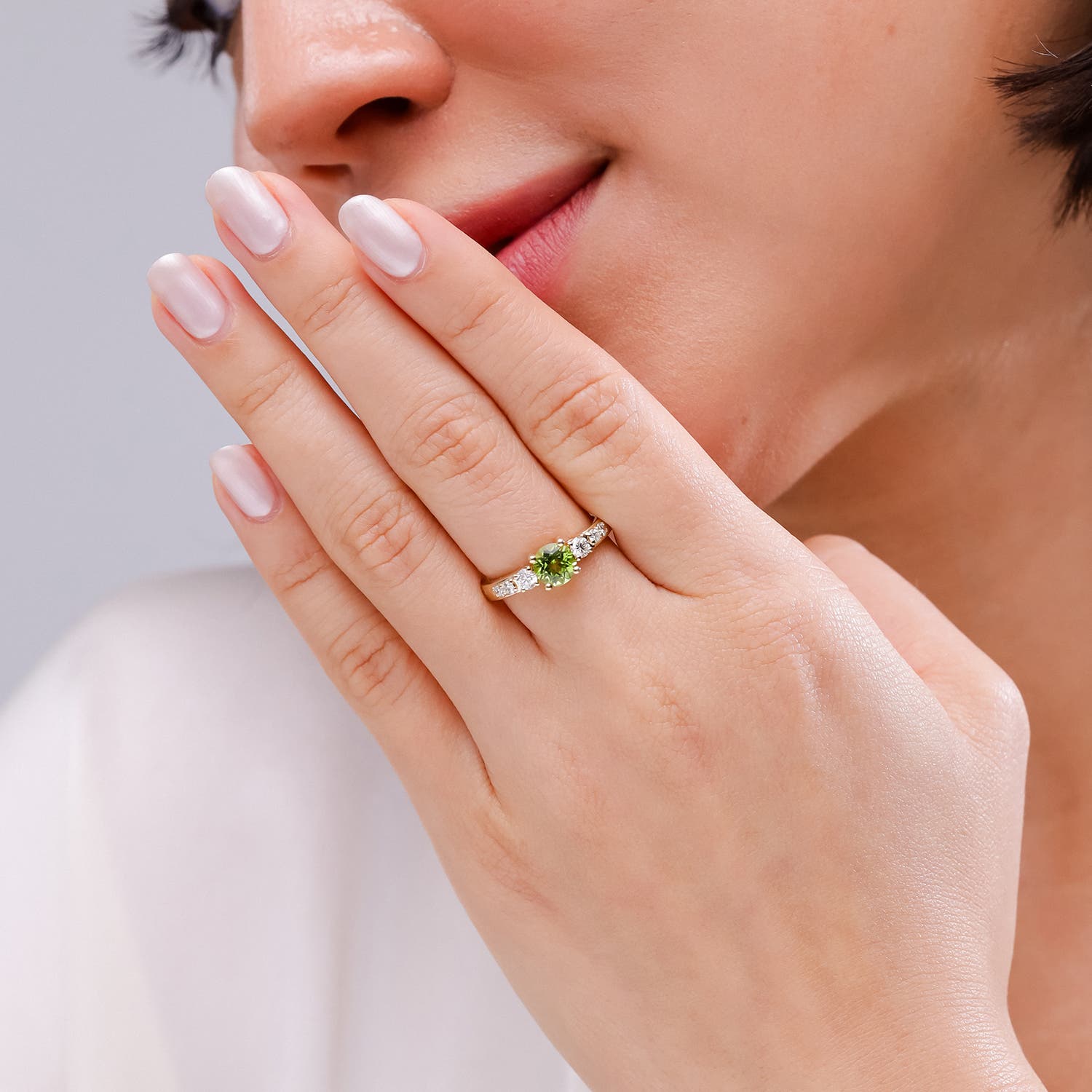 A - Peridot / 1.28 CT / 14 KT Yellow Gold