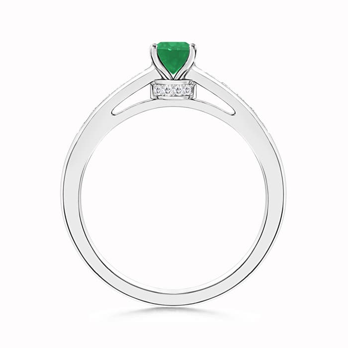 A - Emerald / 0.58 CT / 14 KT White Gold