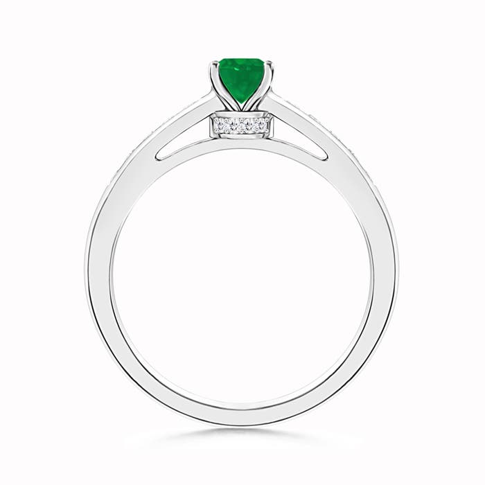 AA - Emerald / 0.58 CT / 14 KT White Gold