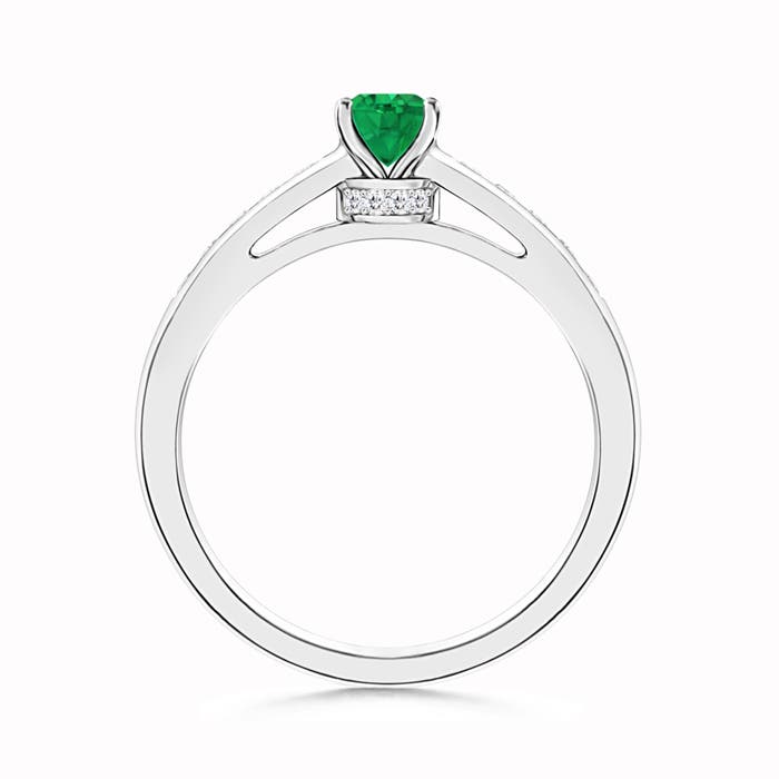 AAA - Emerald / 0.58 CT / 14 KT White Gold