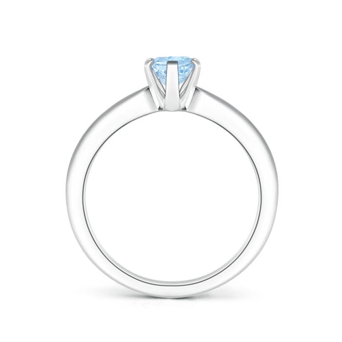 AA - Aquamarine / 0.6 CT / 14 KT White Gold