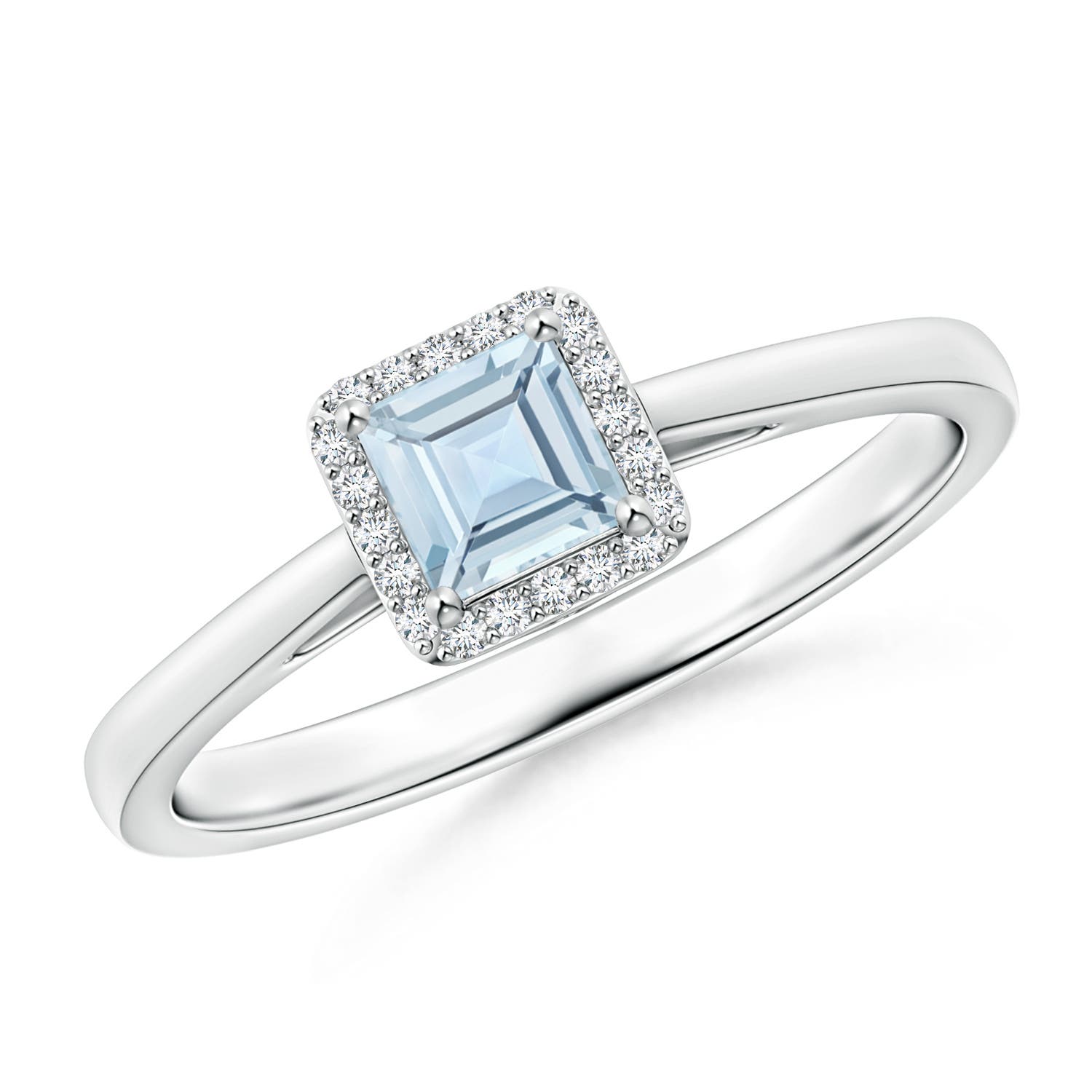 AA - Aquamarine / 0.39 CT / 14 KT White Gold