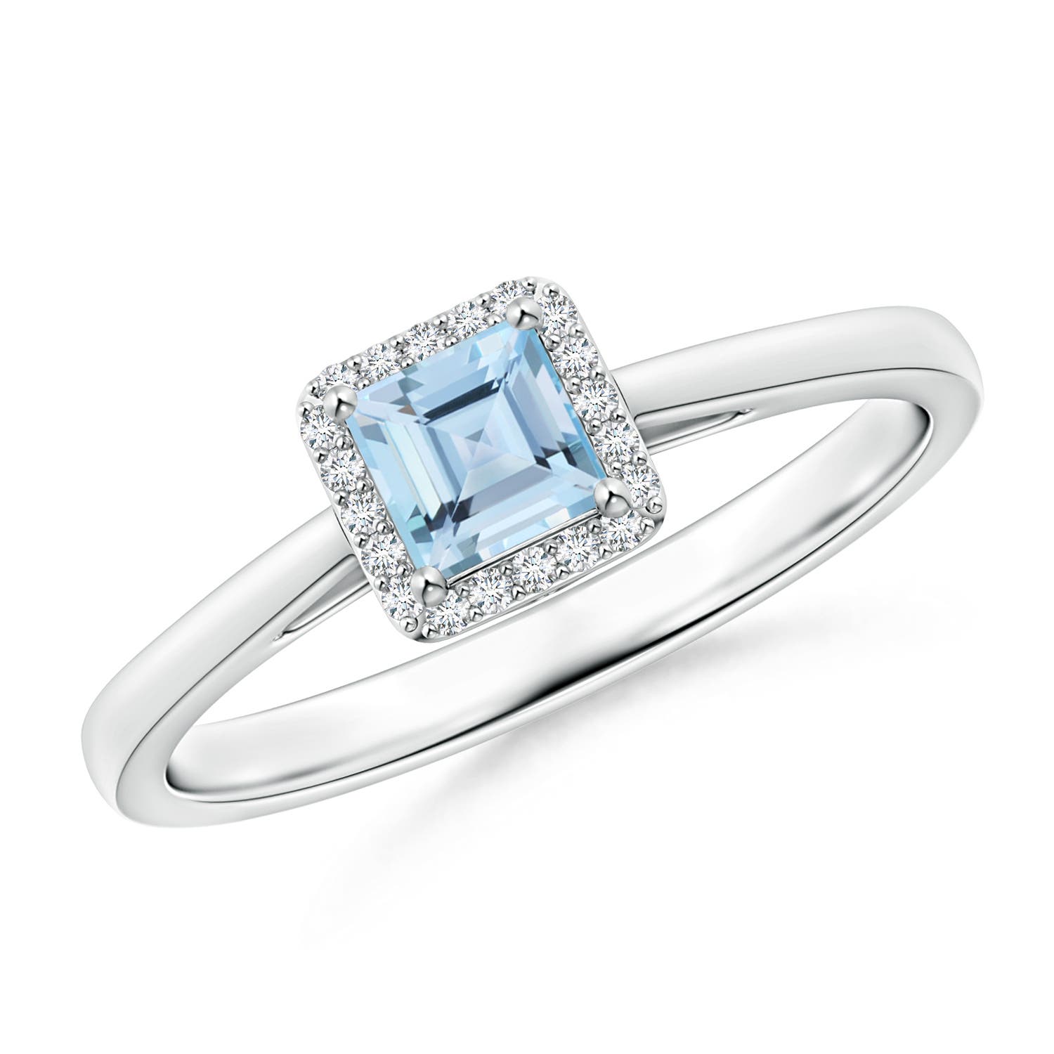 AAA - Aquamarine / 0.39 CT / 14 KT White Gold