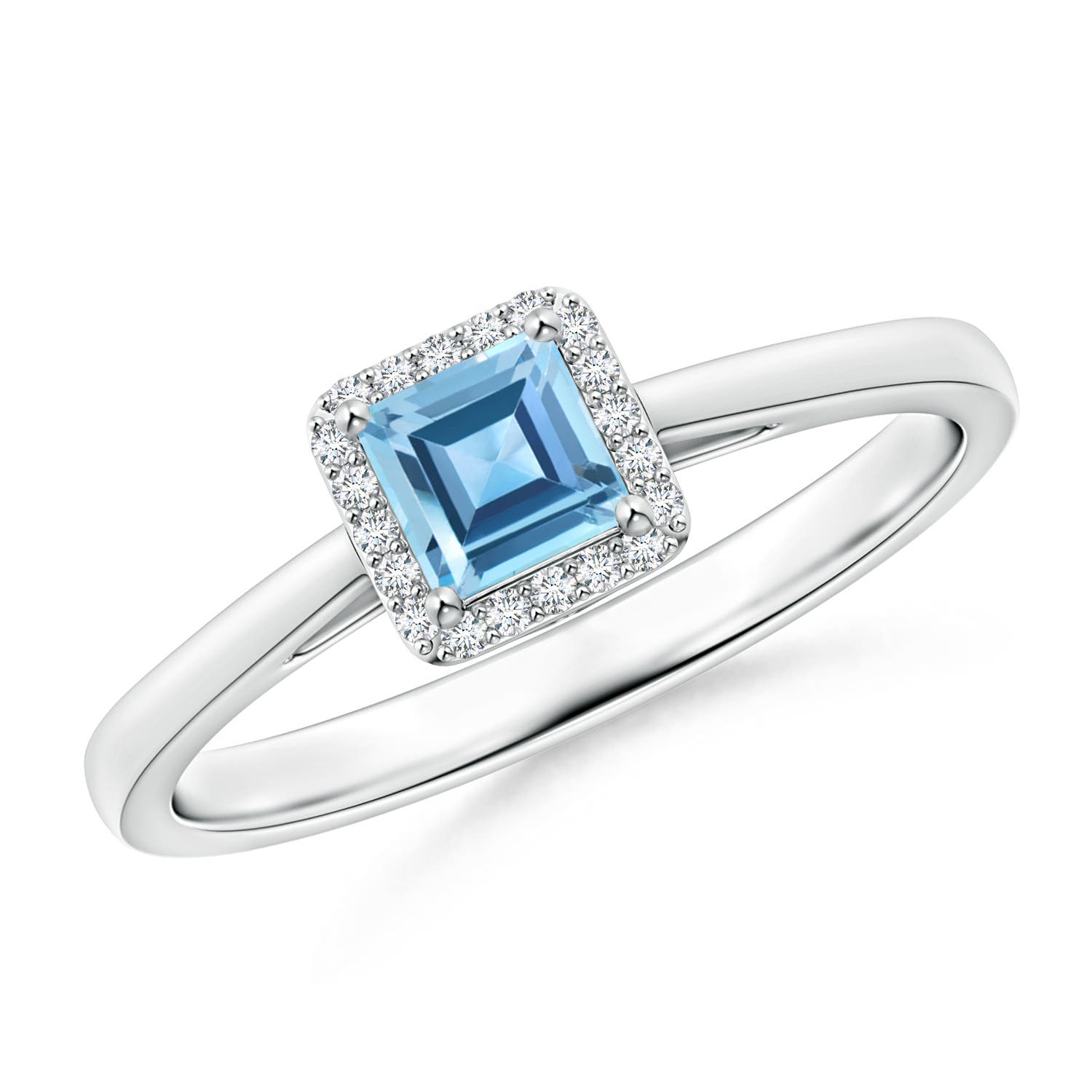 AA - Swiss Blue Topaz / 0.5 CT / 14 KT White Gold