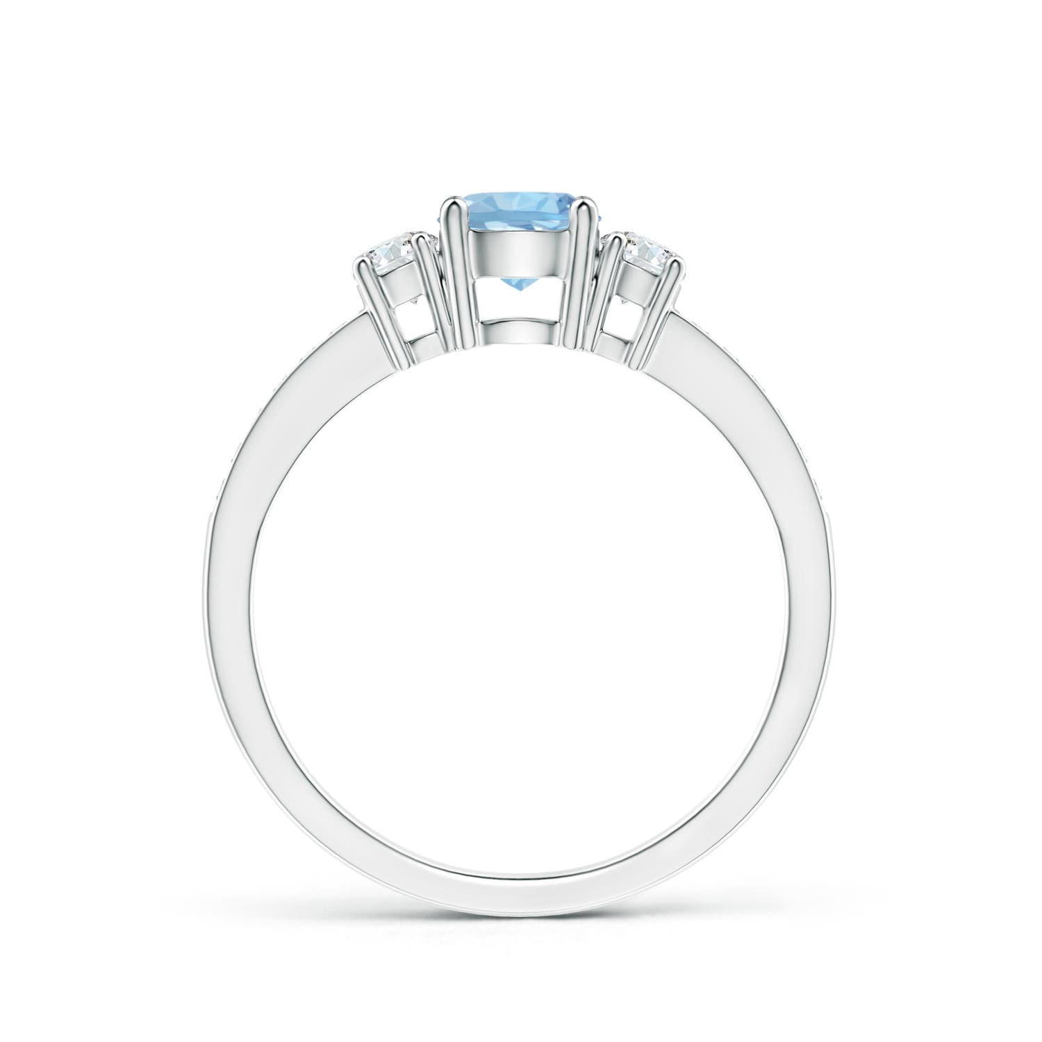 AAA - Aquamarine / 0.61 CT / 14 KT White Gold