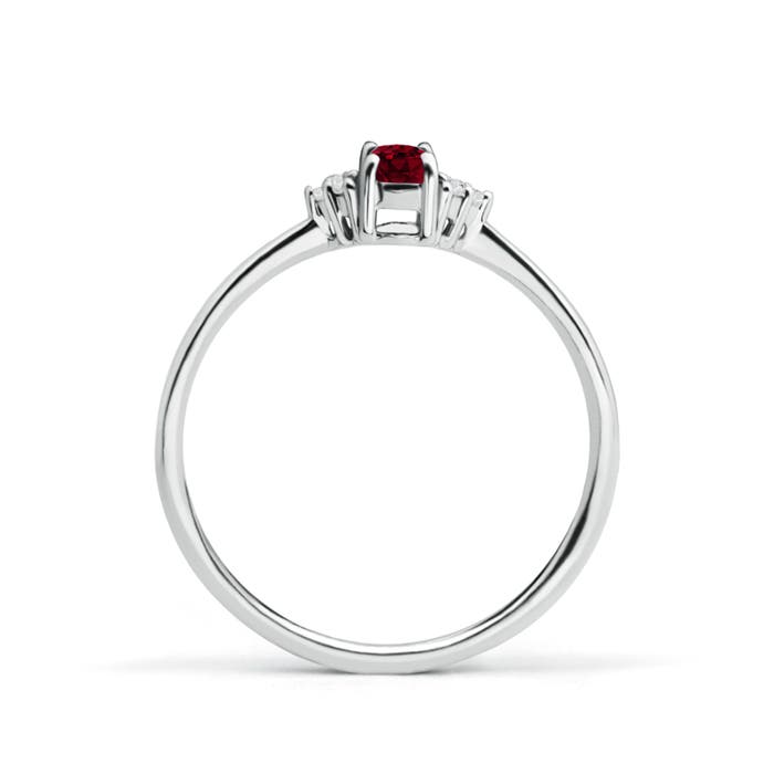 AAA - Garnet / 0.61 CT / 14 KT White Gold