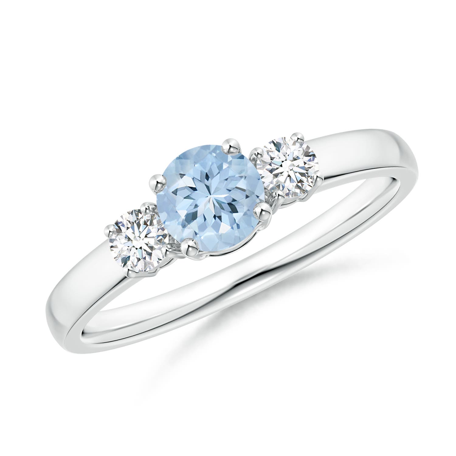 AA - Aquamarine / 0.61 CT / 14 KT White Gold