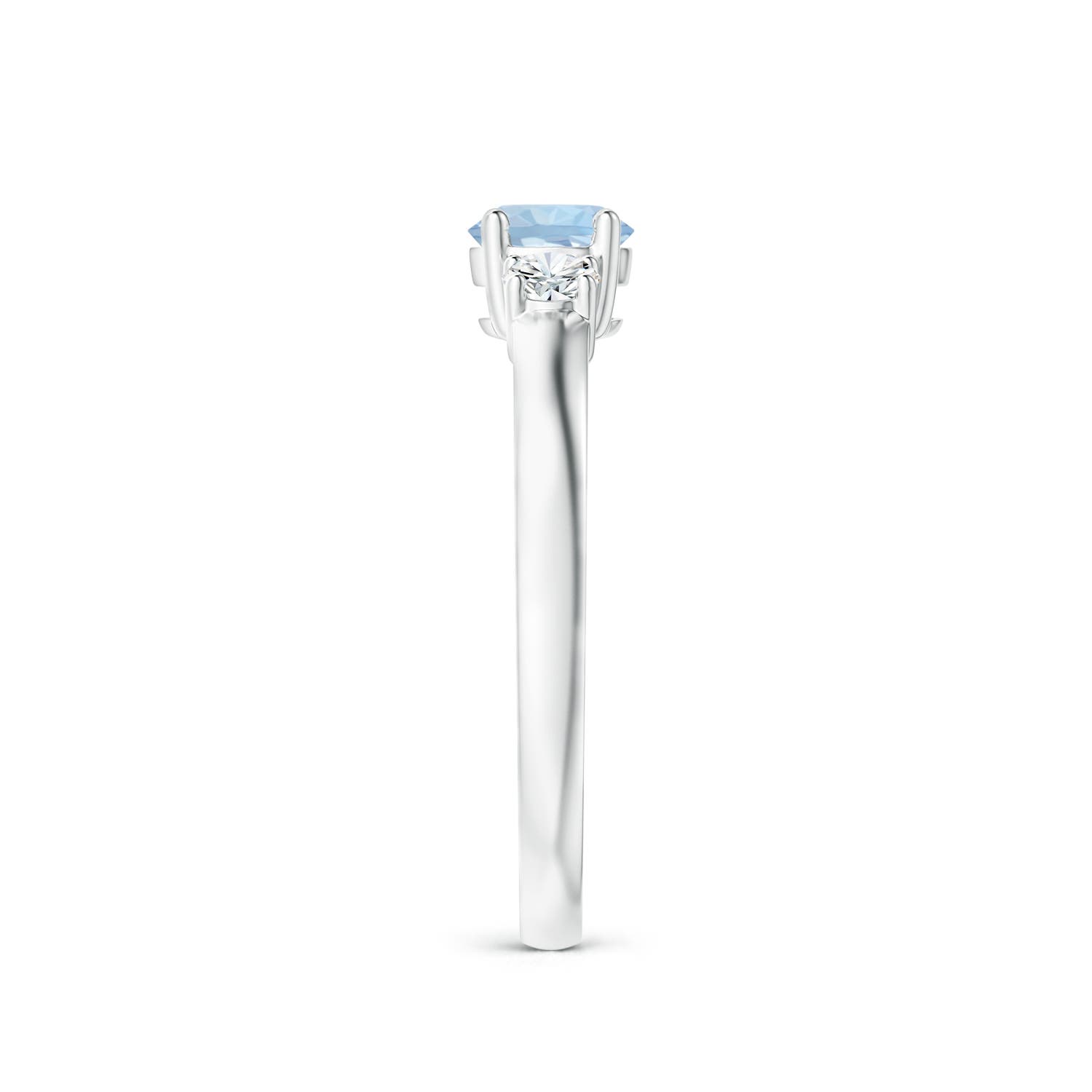 AA - Aquamarine / 0.61 CT / 14 KT White Gold