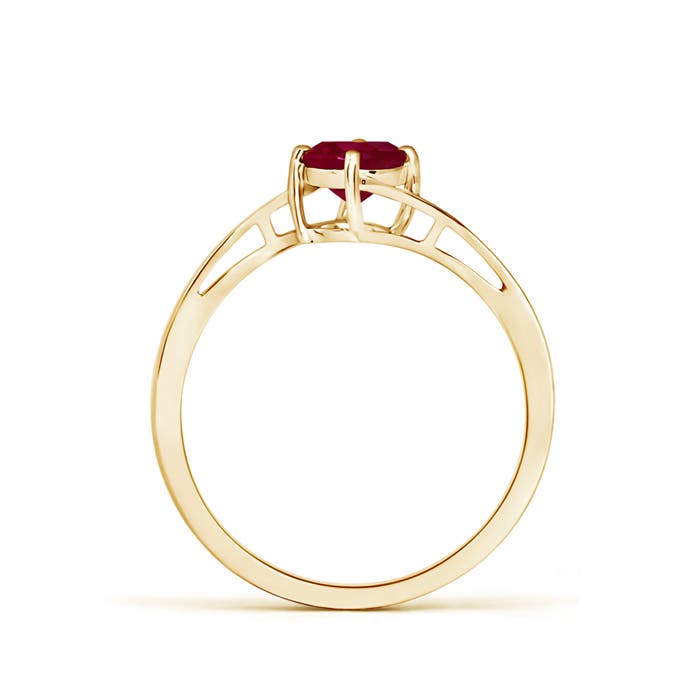 A - Ruby / 0.6 CT / 14 KT Yellow Gold