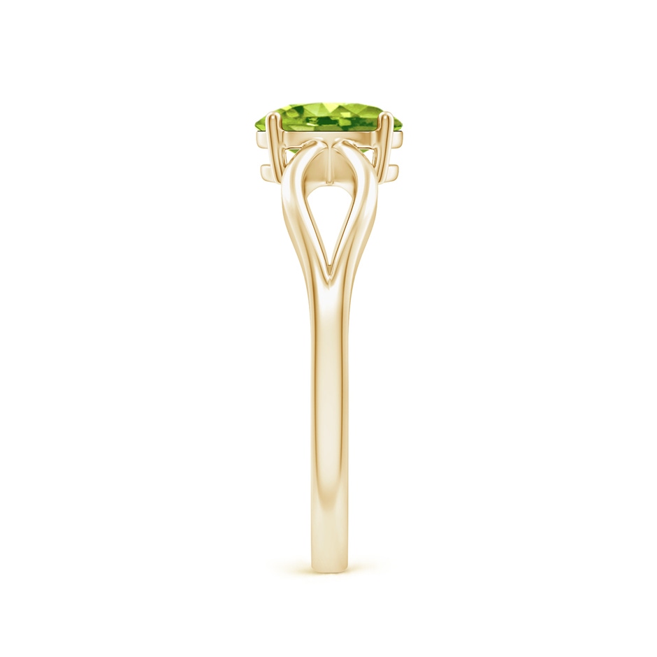 7x5mm AAA Prong-Set Solitaire Peridot Split Shank Ring in Yellow Gold side 2