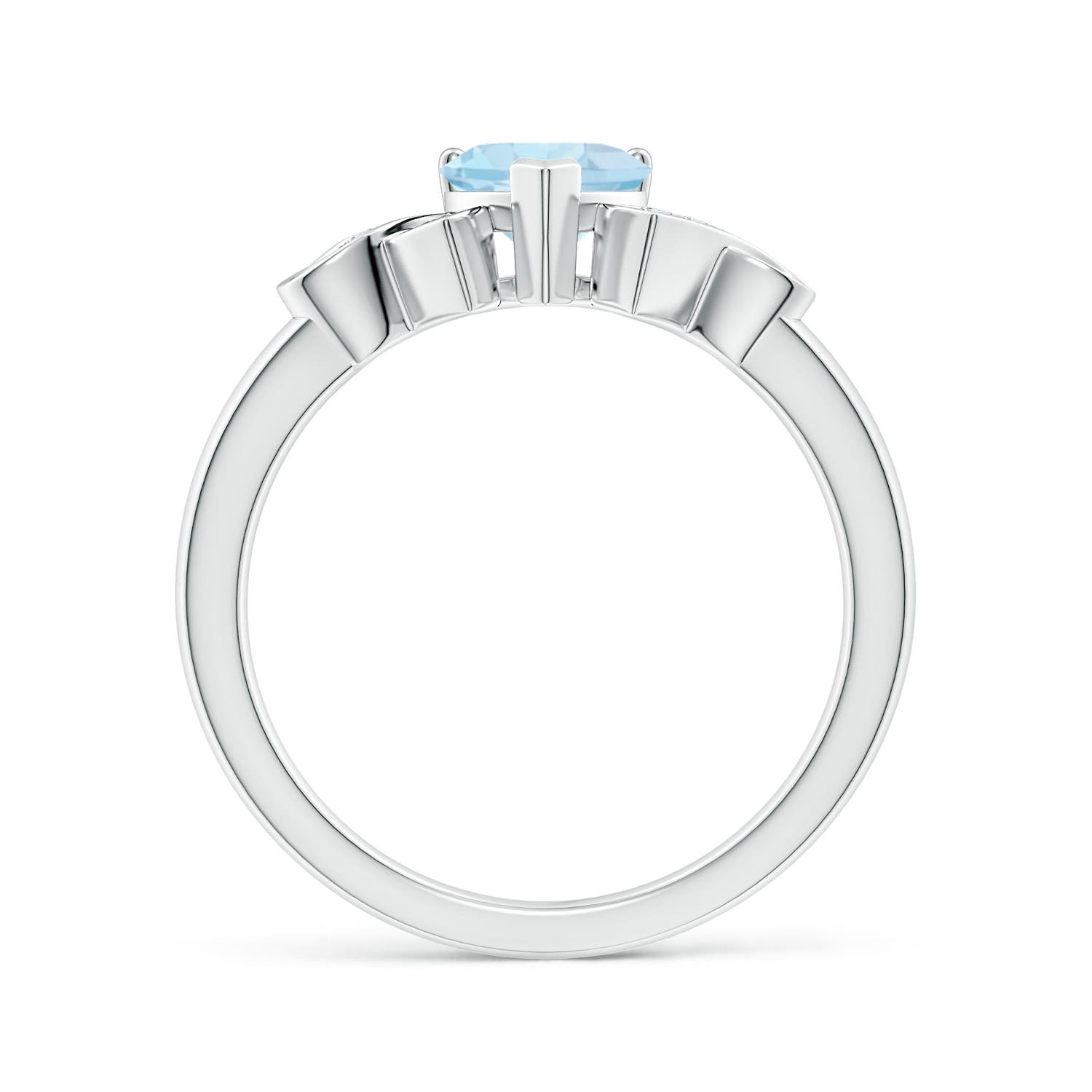 AA - Aquamarine / 0.76 CT / 14 KT White Gold