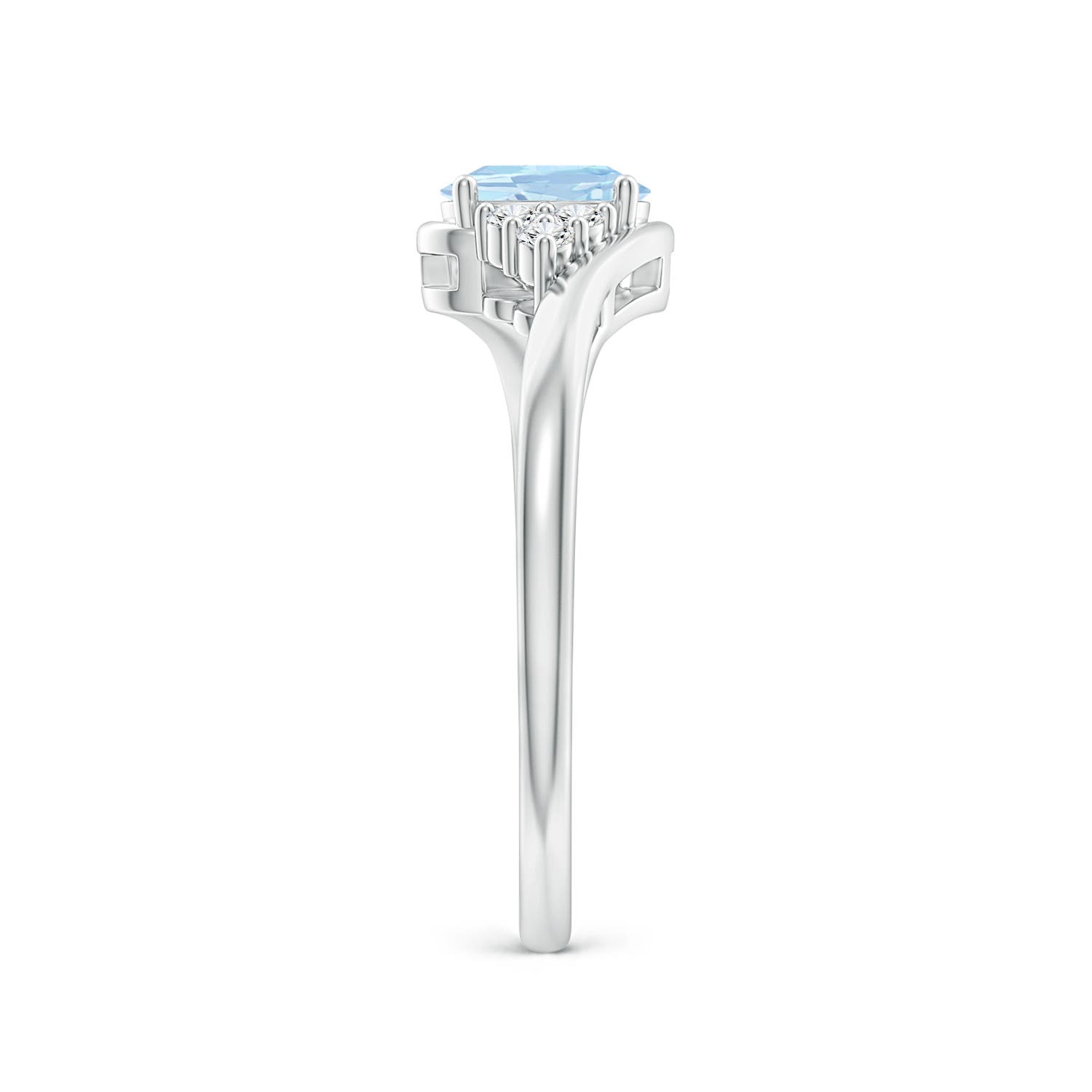 AA - Aquamarine / 0.48 CT / 14 KT White Gold