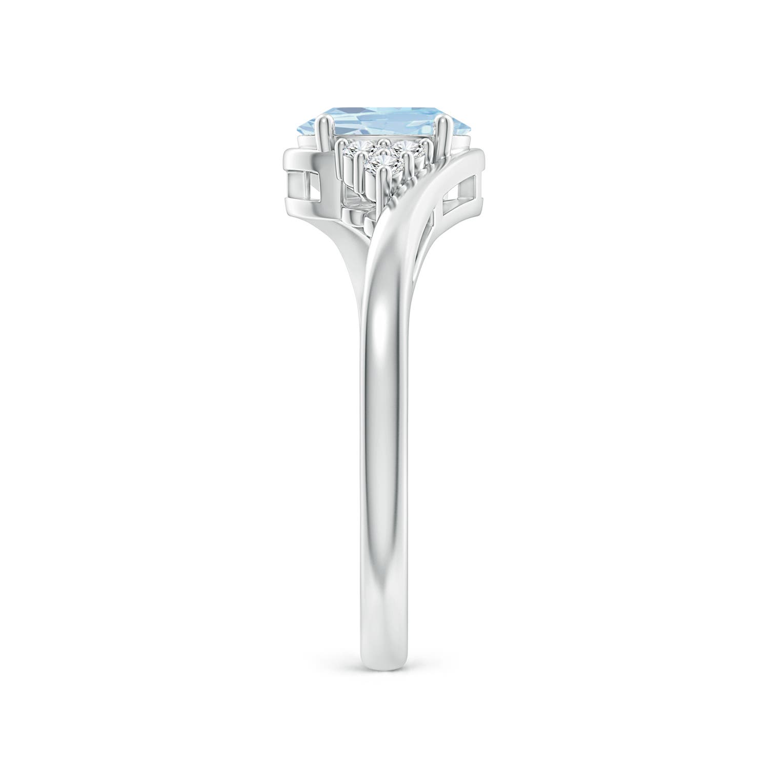 A - Aquamarine / 0.71 CT / 14 KT White Gold