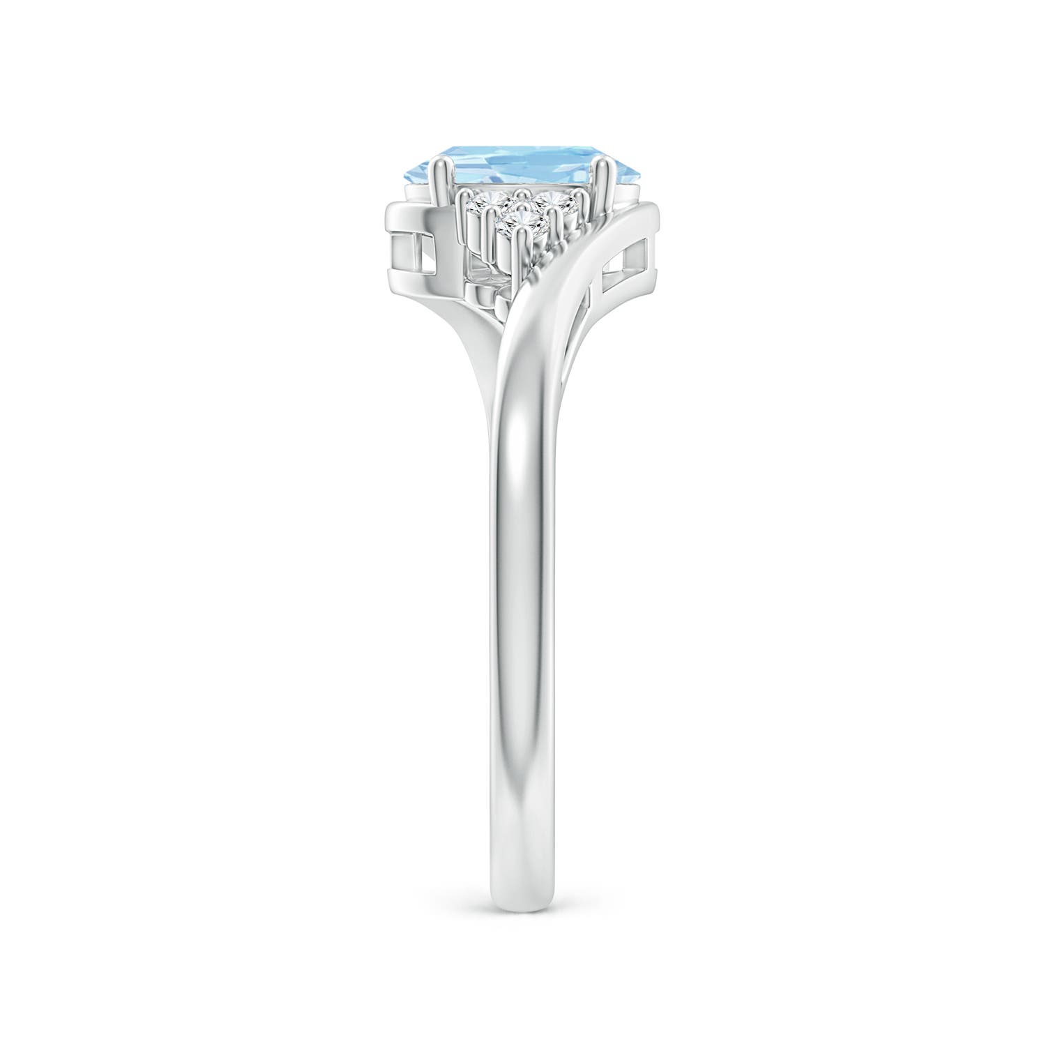 AAA - Aquamarine / 0.71 CT / 14 KT White Gold