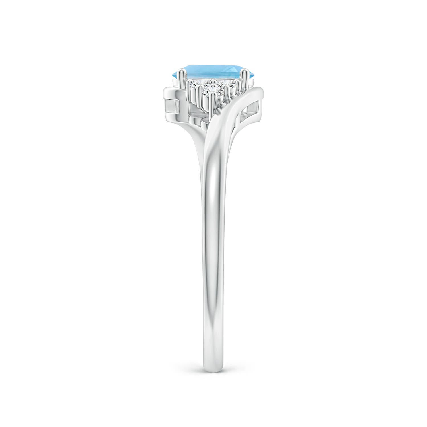 A - Swiss Blue Topaz / 0.62 CT / 14 KT White Gold