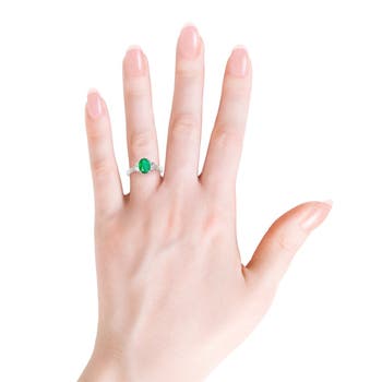 A - Emerald / 1.42 CT / 14 KT White Gold