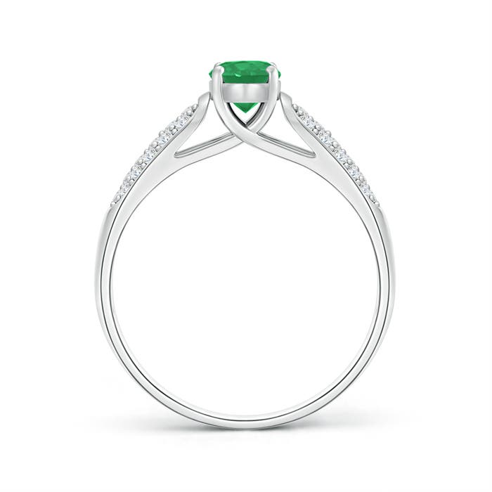 A - Emerald / 0.68 CT / 14 KT White Gold