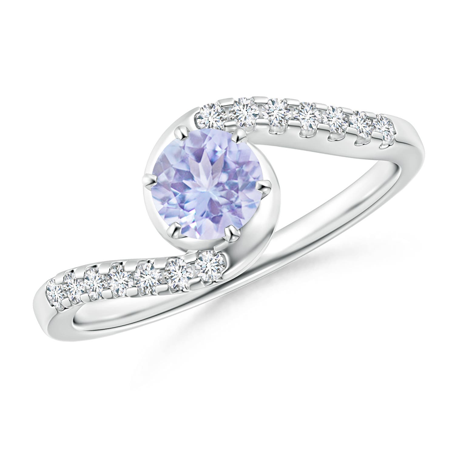 A - Tanzanite / 0.67 CT / 14 KT White Gold