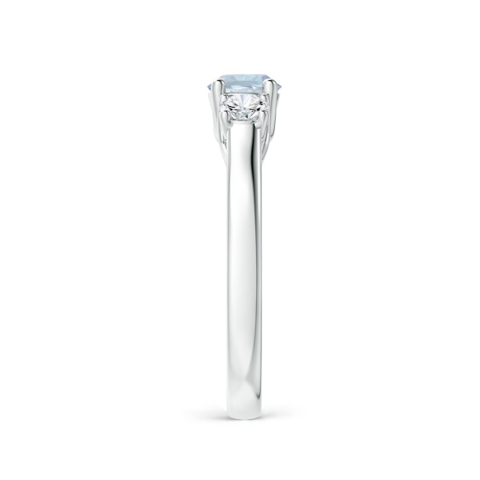 5mm A Classic Round Aquamarine and Diamond Three Stone Ring in White Gold side-2